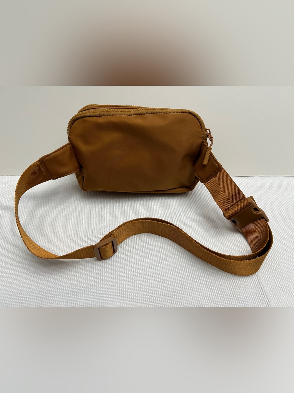 Like New Lululemon Everywhere Belt Bag Burnt Caramel Brown - Picture 2 of 4
